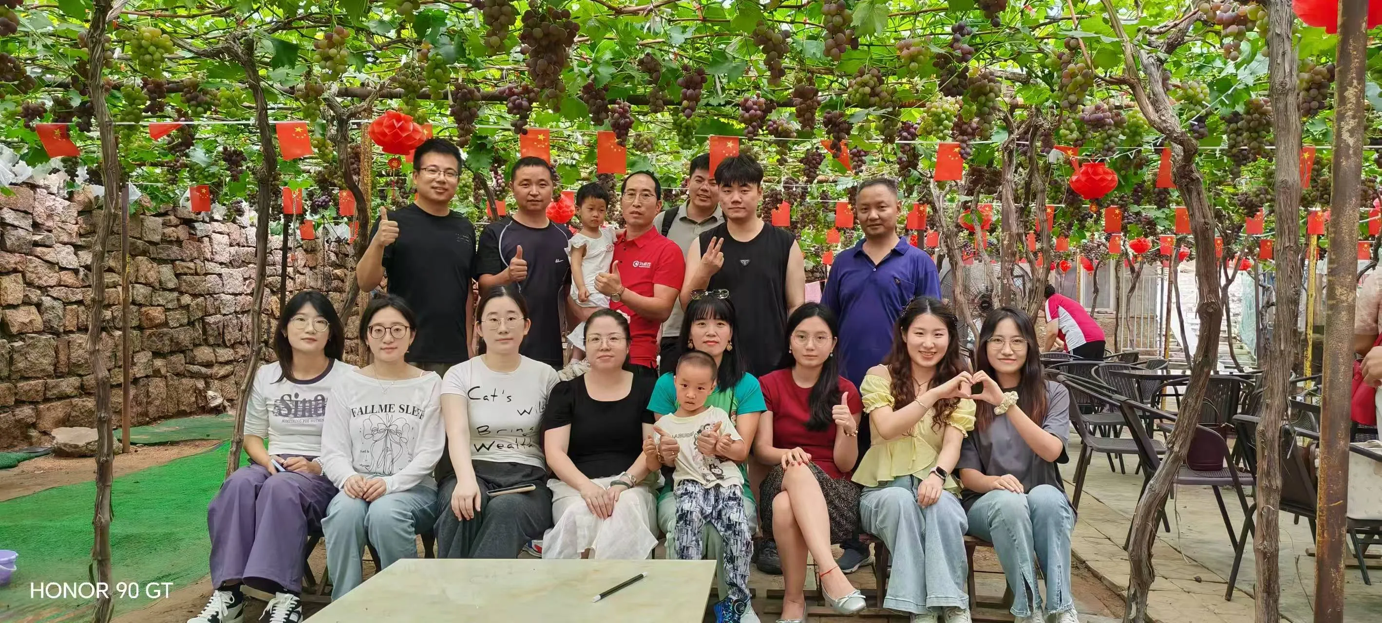 งานทีมของ Cyjy มุ่งเน้นไปที่การแข่งขันและการทำงานเป็นทีม